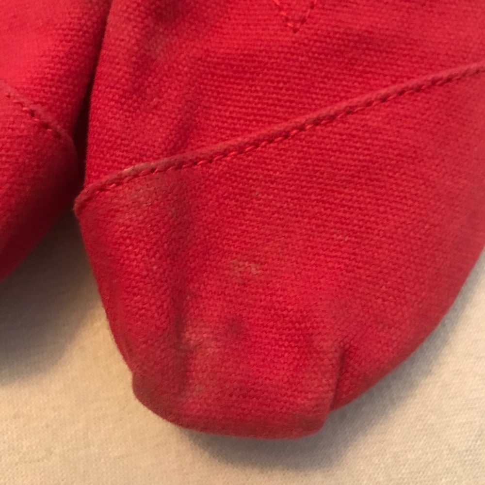 Red TOMS - Picture 5 of 5